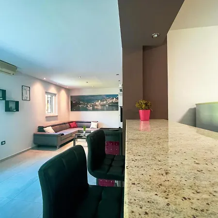 Ferienhaus Jacuzzi Garden