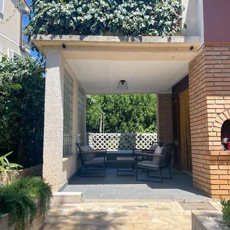 Aurelia - Jacuzzi Garden House *