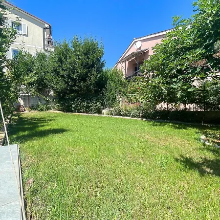 Jacuzzi Garden Ferienhaus