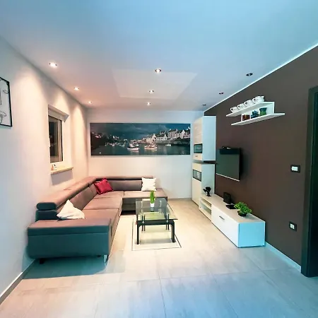 Dom wakacyjny Aurelia - Jacuzzi Garden House