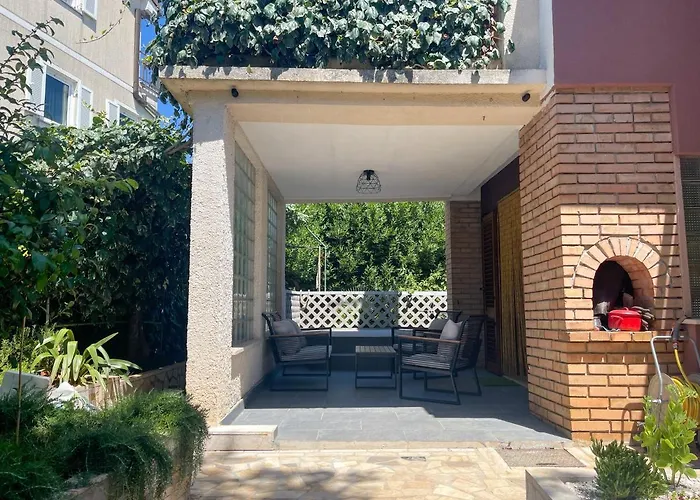 Aurelia - Jacuzzi Garden House *