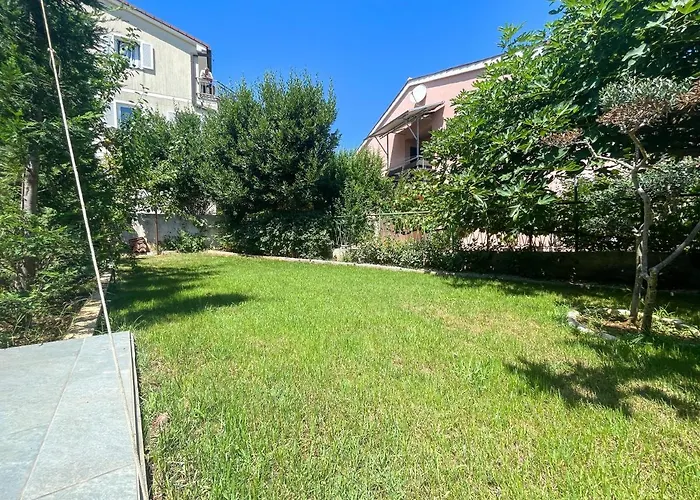 Aurelia - Jacuzzi Garden House Feriehus