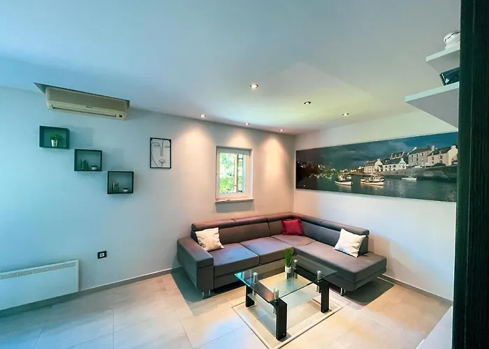 Aurelia - Jacuzzi Garden House *