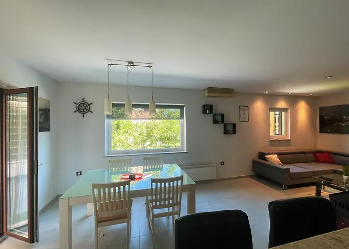 Aurelia - Jacuzzi Garden House Feriehus