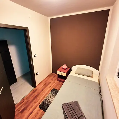 Jacuzzi Garden Дом отдыха *