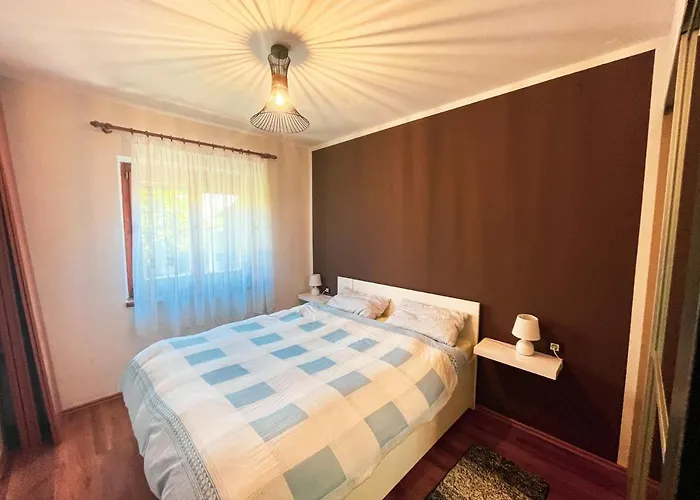 Сasa de vacaciones Aurelia - Jacuzzi Garden House