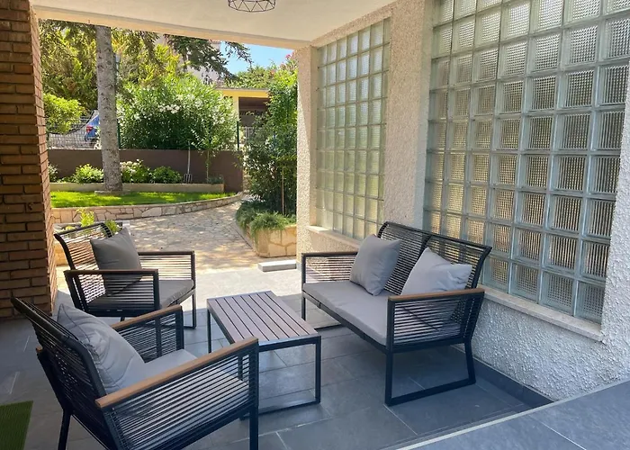 Сasa de vacaciones Aurelia - Jacuzzi Garden House